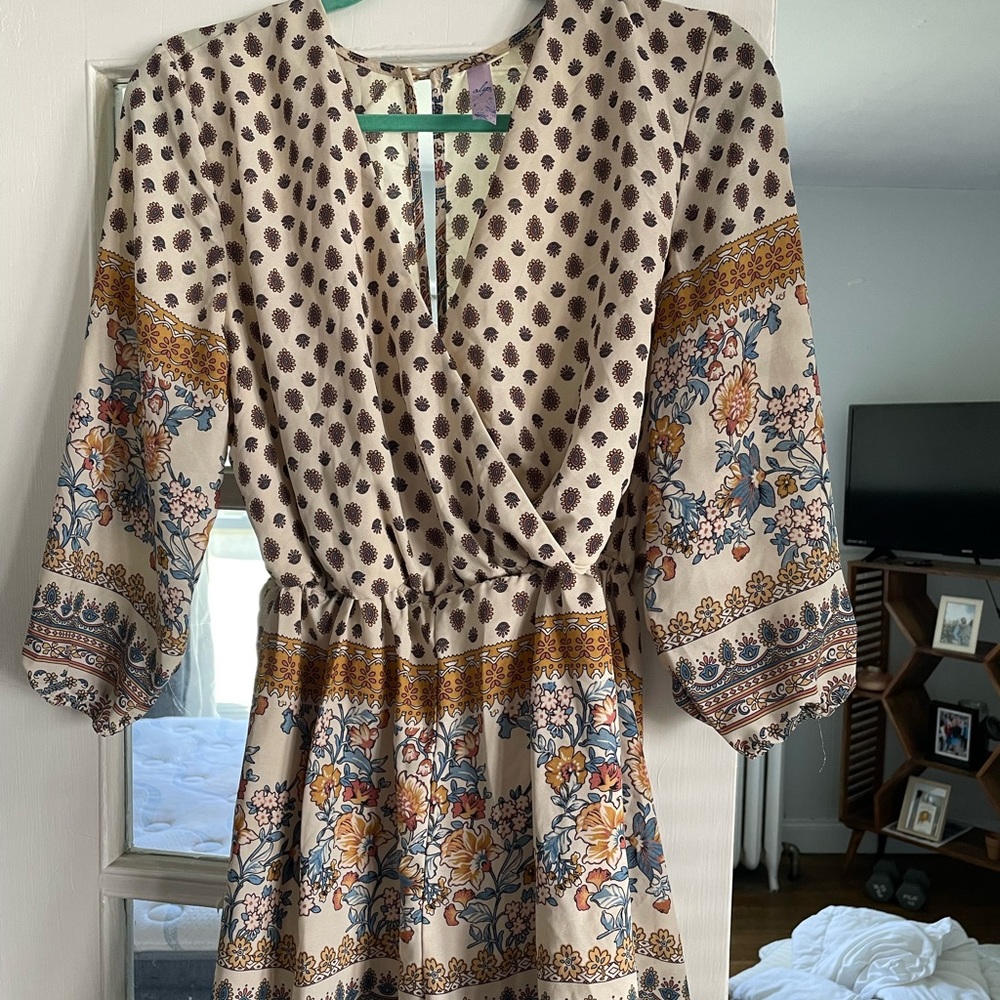 Romper - Picture 2 of 5
